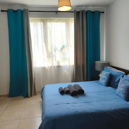 Apartament By The Pool
